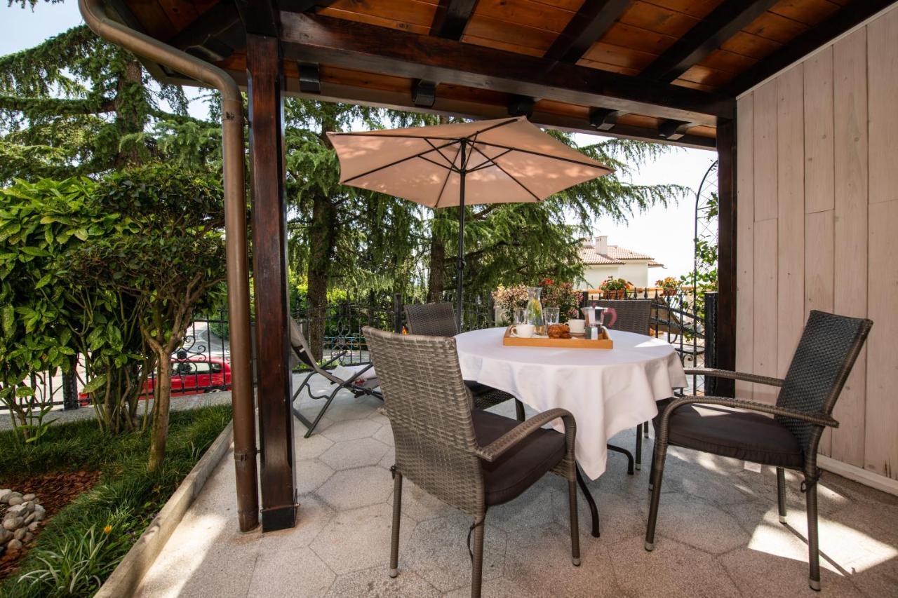 Apartment Amalia Volosko Opatija Bagian luar foto