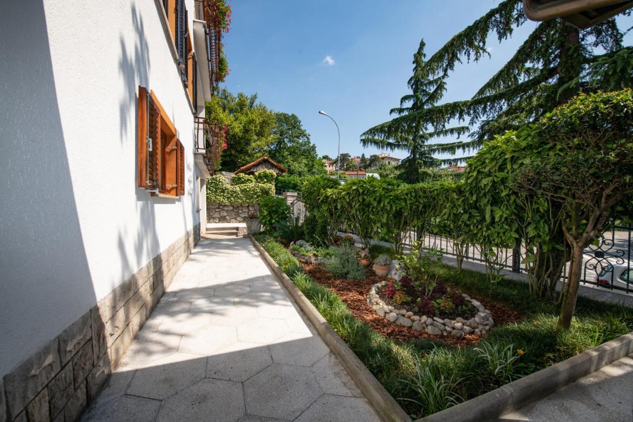 Apartment Amalia Volosko Opatija Bagian luar foto